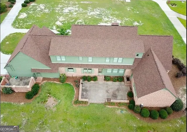 $575,000 | 220 Lake Shore Drive, Alma, GA 31510