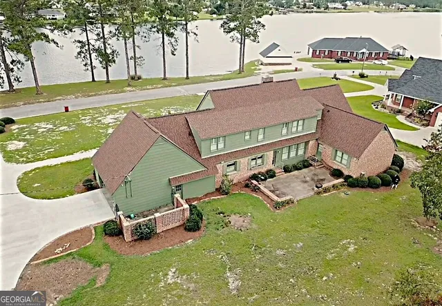 $575,000 | 220 Lake Shore Drive, Alma, GA 31510