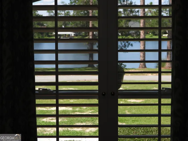 $575,000 | 220 Lake Shore Drive, Alma, GA 31510