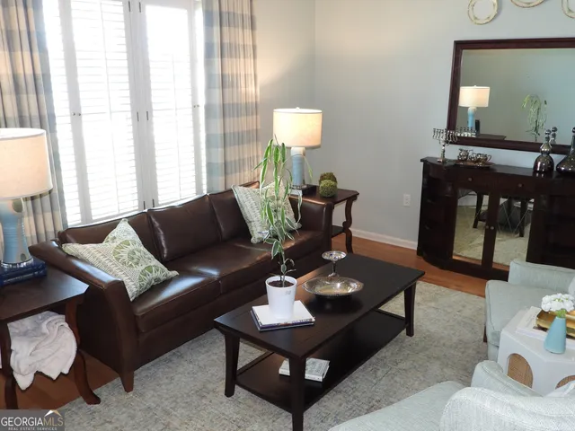 $575,000 | 220 Lake Shore Drive, Alma, GA 31510