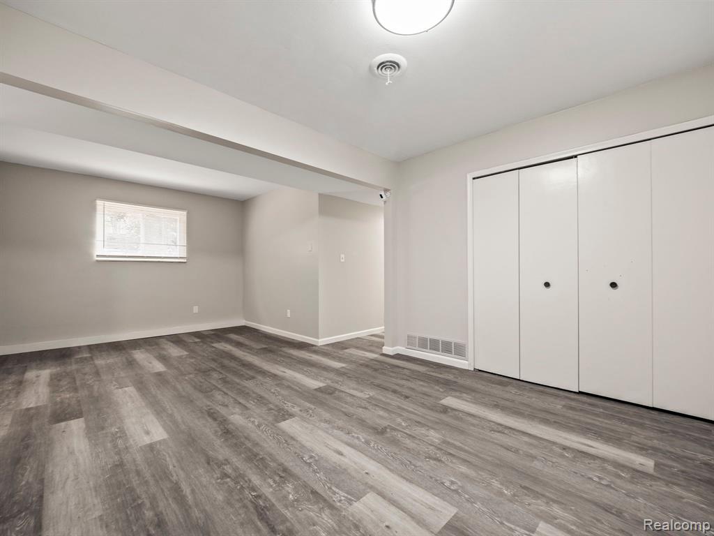 20953 Hampton Road Harper Woods, MI 48225 - Photo 20 of 22