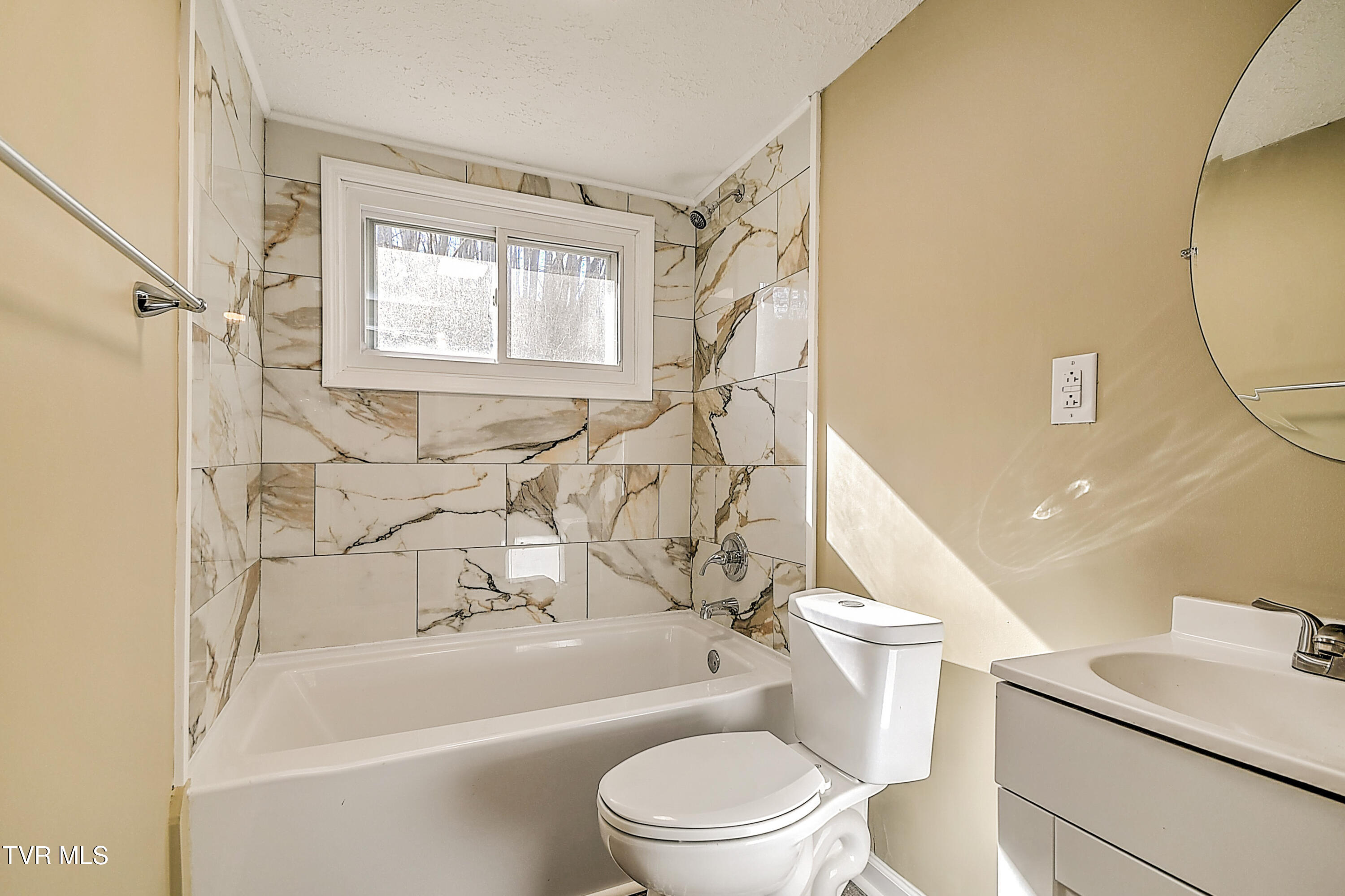 531 Walnut Hill Road Bristol, TN 37620 - Photo 17 of 32 Bath 2