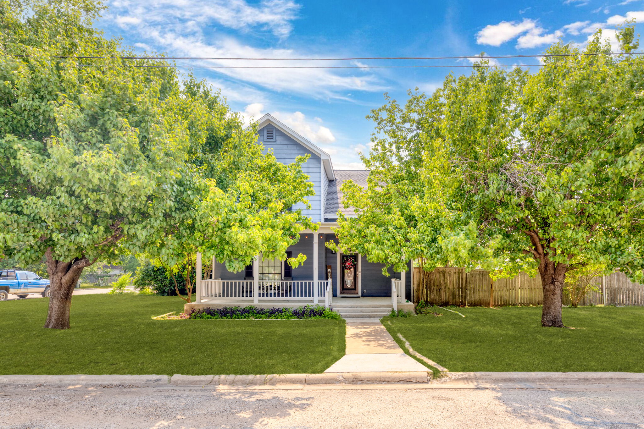 116 South Hackberry Avenue Luling, TX 78648 - Photo 6 of 39 a view of a park with large trees
