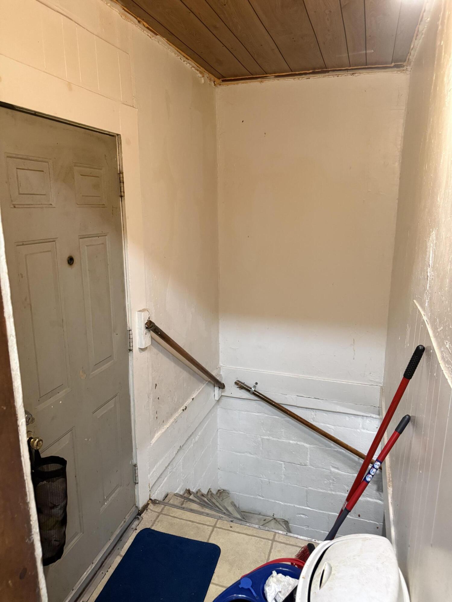 2421 Monroe Street Gary, IN 46407 - Photo 9 of 19 1500x2000