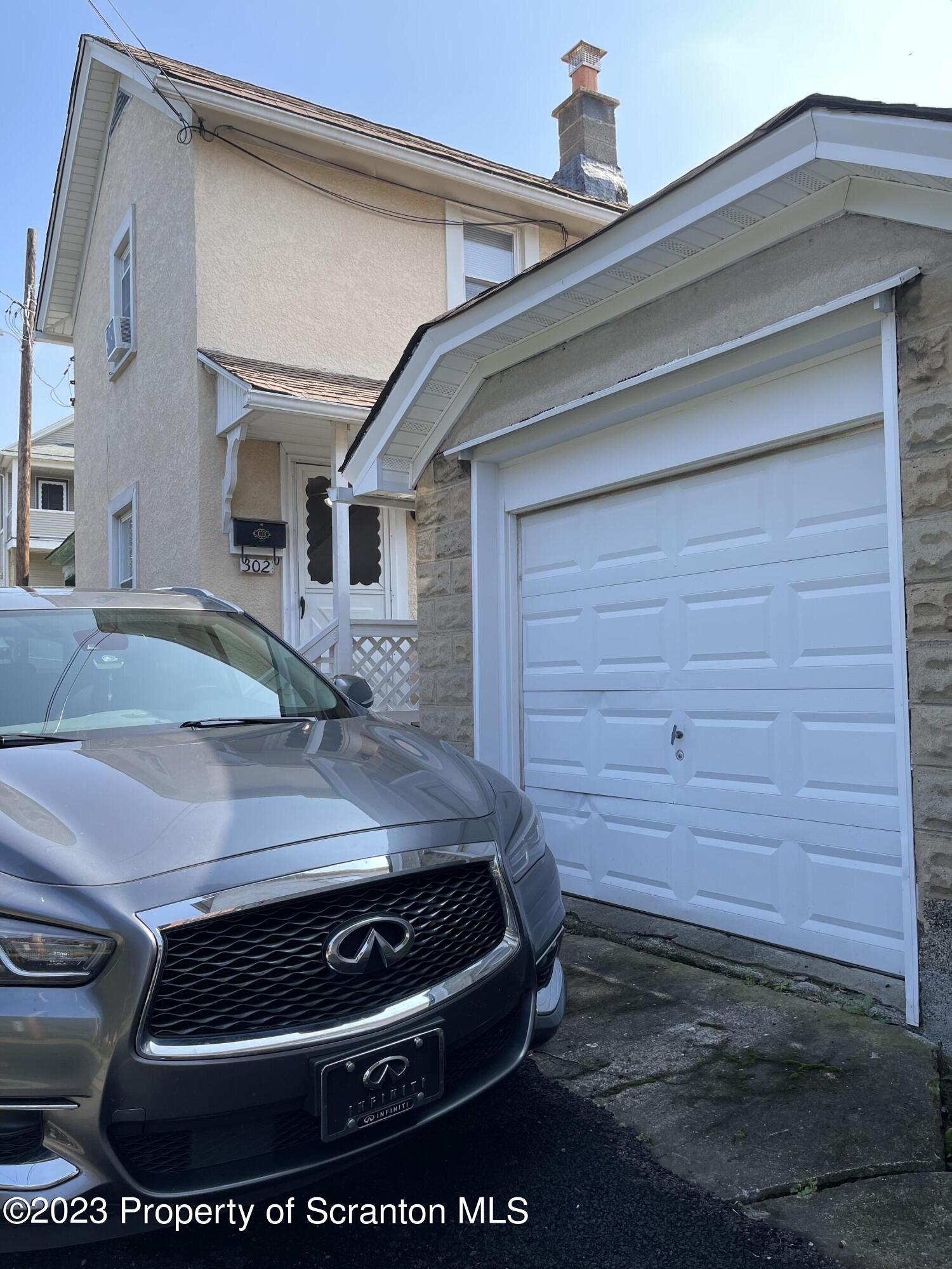 302 Rear Delaware Street Archbald, PA 18403 - Photo 5 of 20 a view of entryway