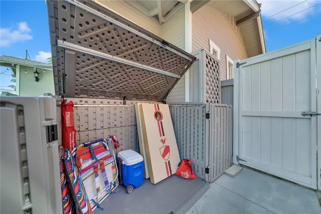 $975,000 | 4741 East Colorado Street, Long Beach, CA 90814