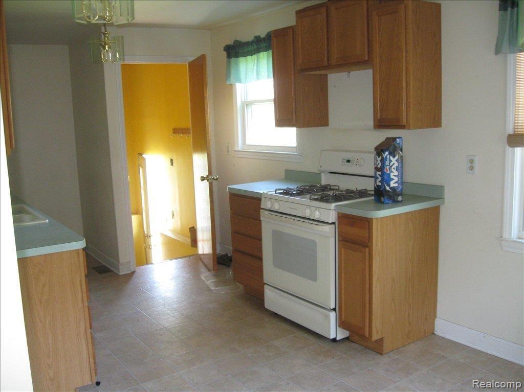 3007 Chase Lake Road Howell, MI 48855 - Photo 8 of 12 IMG_1235