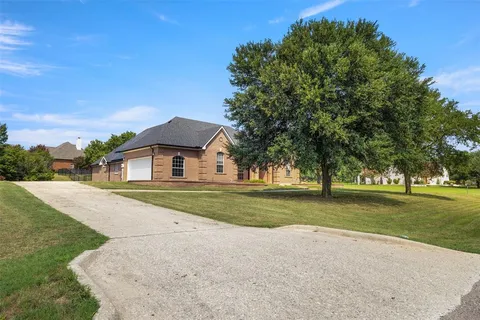$490,000 | 364 Preakness Place Road, Van Alstyne, TX 75495