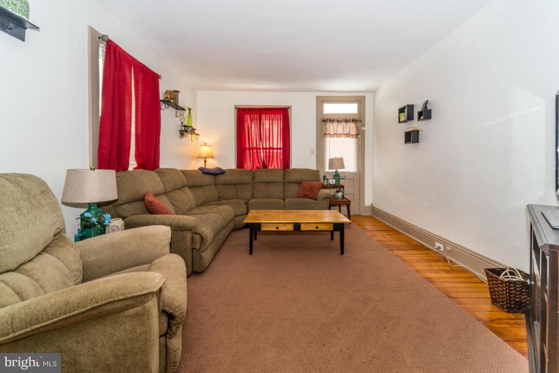 140 North Cedar Street Lititz, PA 17543 - Photo 3 of 28