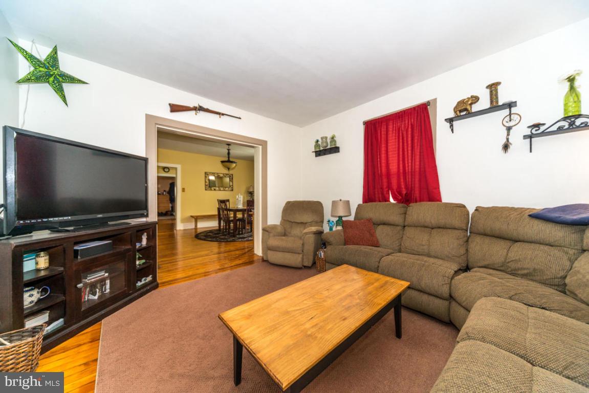 140 North Cedar Street Lititz, PA 17543 - Photo 4 of 28