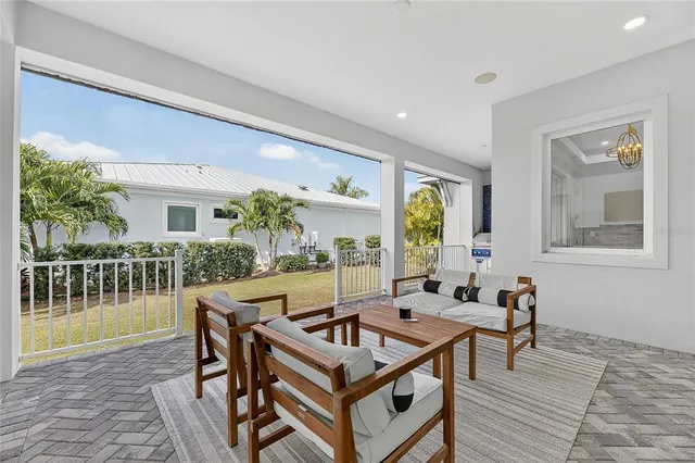 $769,000 | 5720 Tybee Island Drive, Apollo Beach, FL 33572