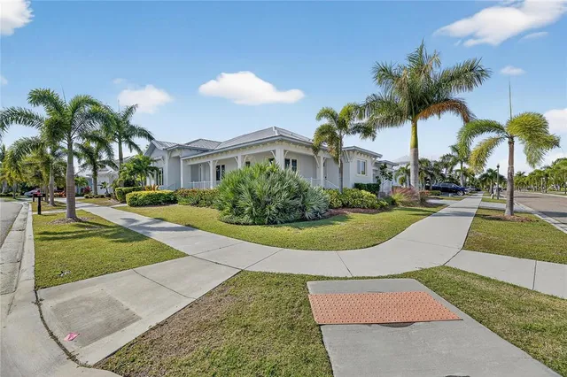 $769,000 | 5720 Tybee Island Drive, Apollo Beach, FL 33572