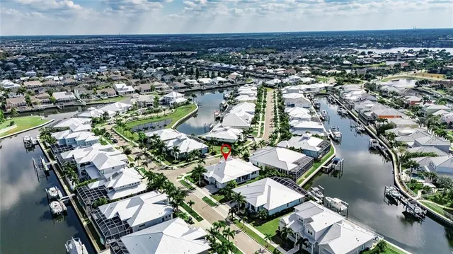 $769,000 | 5720 Tybee Island Drive, Apollo Beach, FL 33572