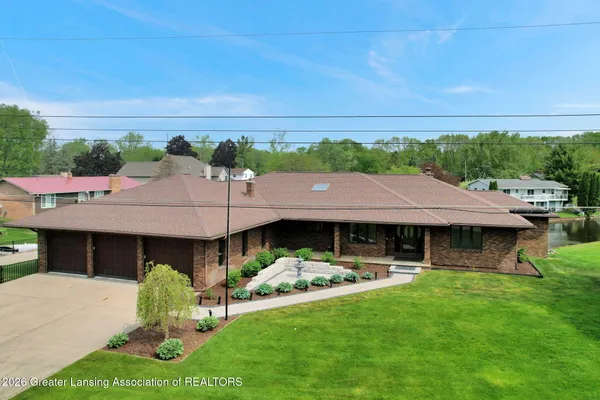 $500,000 | 10289 Lafayette Lane, Dimondale, MI 48821