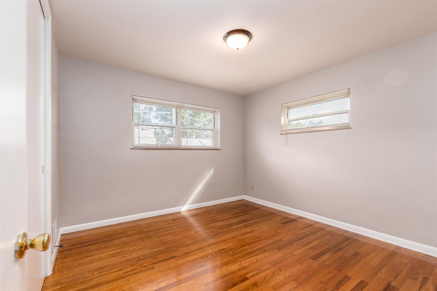 5535 Lawrence Road Cincinnati, OH 45248 - Photo 13 of 25