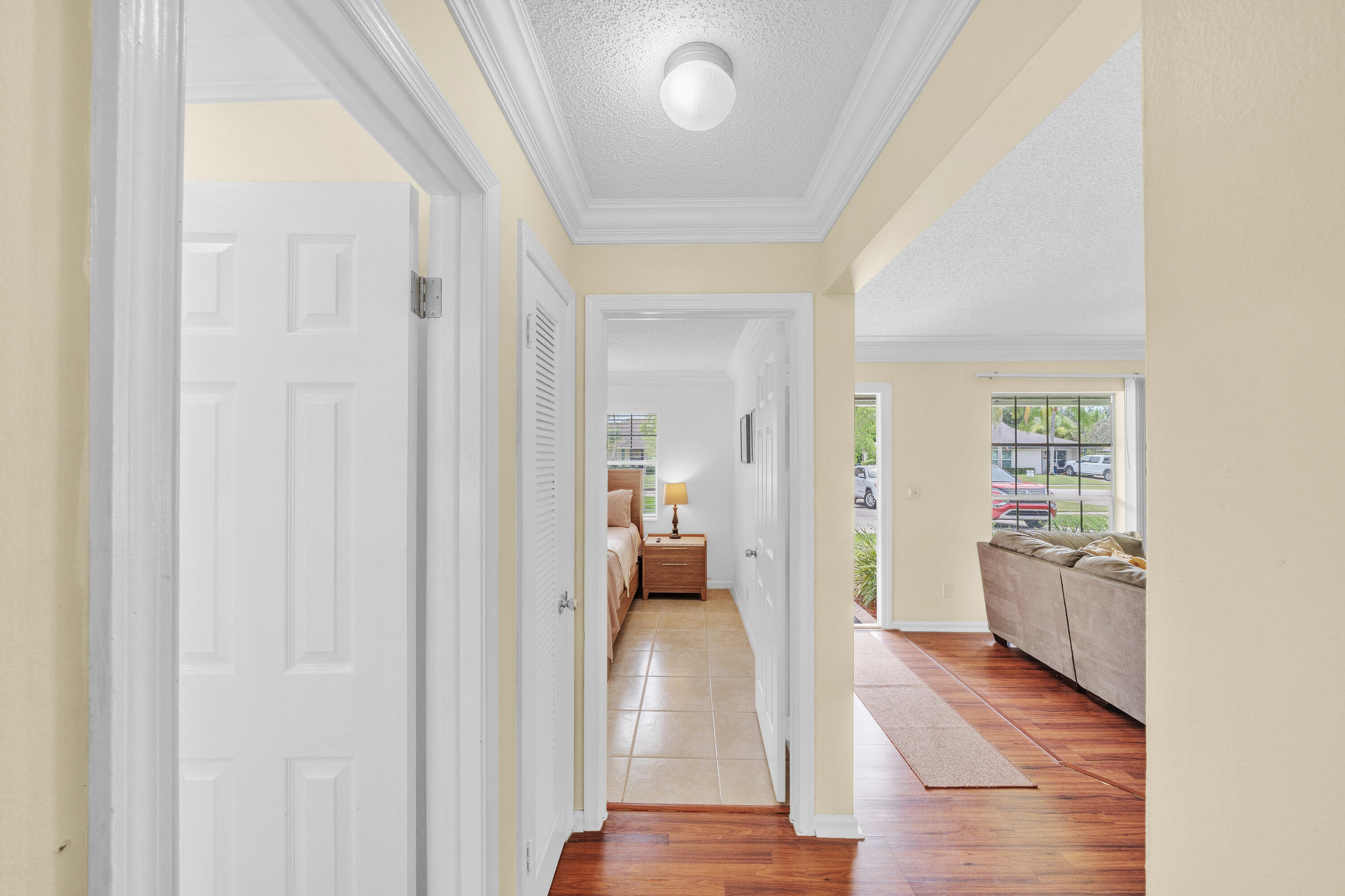 1350 Riverside Circle, Unit 1 Wellington, FL 33414 - Photo 26 of 43 15 Foyer (1)