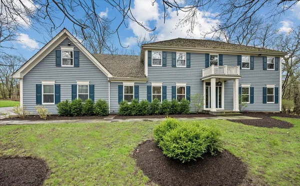 $875,000 | 25089 North Pawnee Road, Barrington, IL 60010