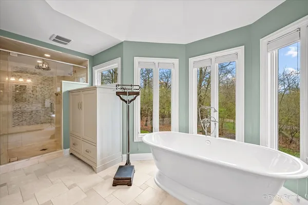 $875,000 | 25089 North Pawnee Road, Barrington, IL 60010