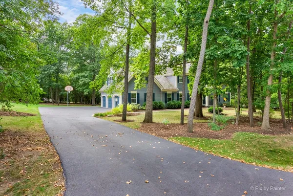 $875,000 | 25089 North Pawnee Road, Barrington, IL 60010