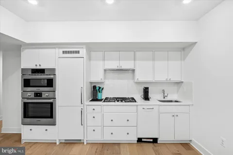 $2,550 | 2869 28th Street Northwest, Unit 202, Washington, DC 20008