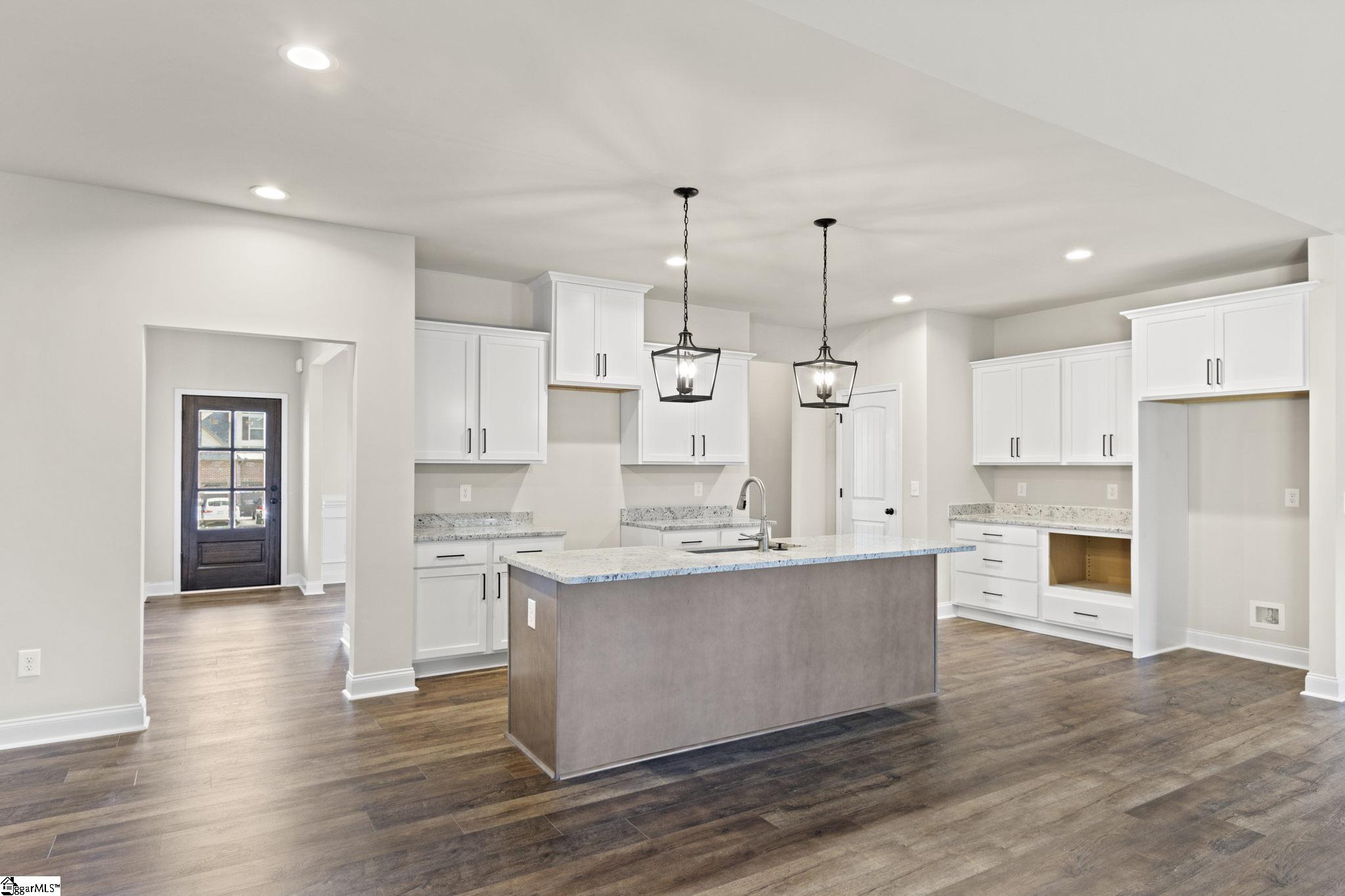 8 Peaceful Court Fountain Inn, SC 29644 - Photo 4 of 24 Gallery Image 4