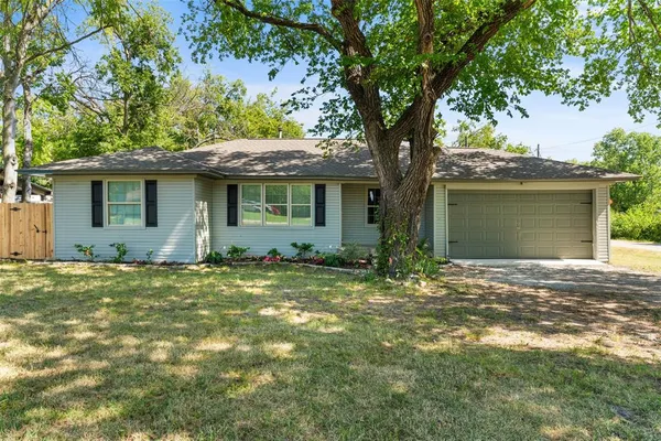$204,000 | 612 East 8th Street, Kemp, TX 75143