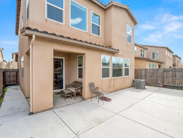 $384,999 | 2566 Mustang Drive, Clovis, CA 93612