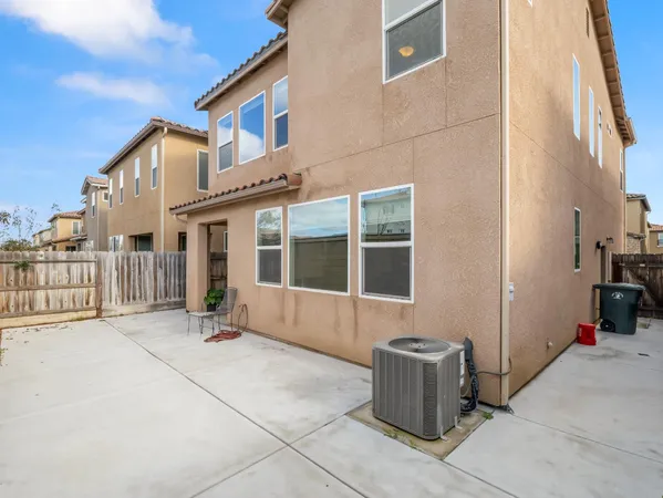 $384,999 | 2566 Mustang Drive, Clovis, CA 93612