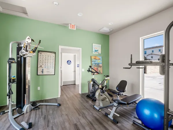 $384,999 | 2566 Mustang Drive, Clovis, CA 93612