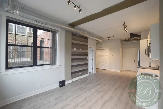 $2,350 | 7645 North Sheridan Road, Unit 102, Chicago, IL 60626