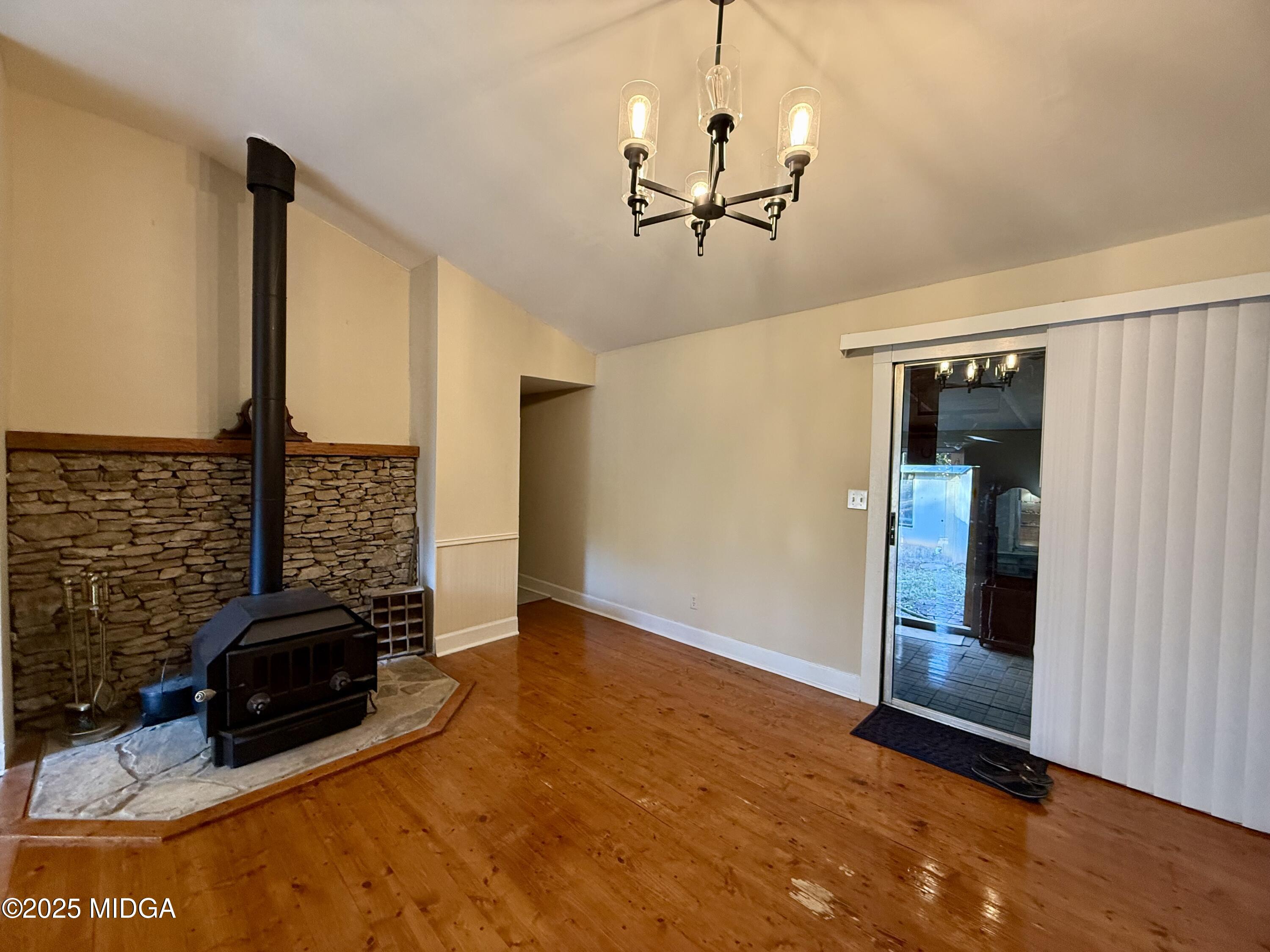 89 Springdale Road Jackson, GA 30233 - Photo 2 of 13 a view of a furniture in a room