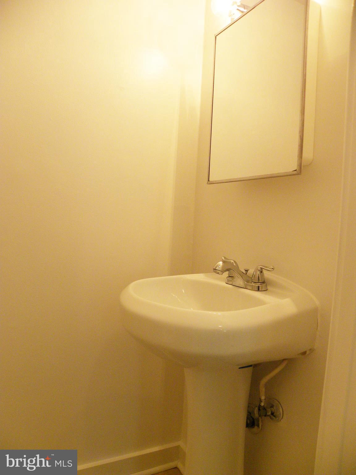 9334 Taney Road Manassas, VA 20110 - Photo 14 of 24 Bath