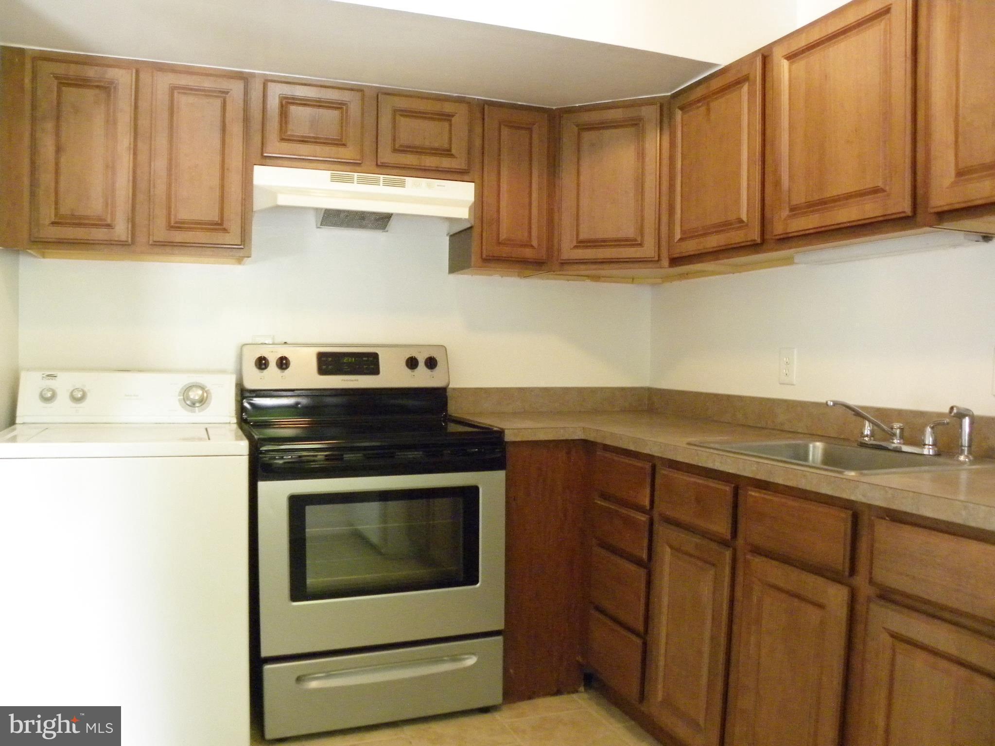 9334 Taney Road Manassas, VA 20110 - Photo 16 of 24 Kitchen