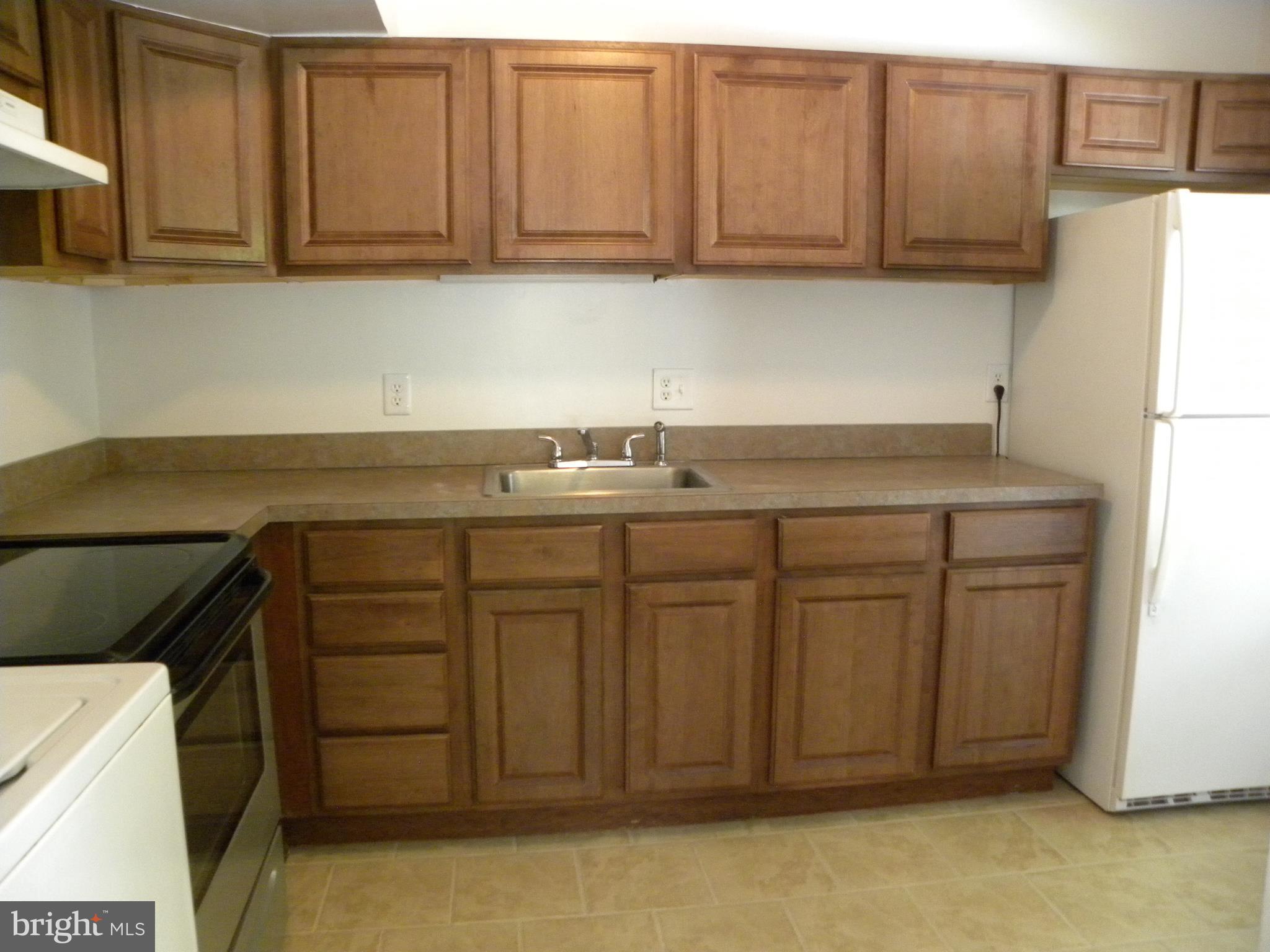 9334 Taney Road Manassas, VA 20110 - Photo 19 of 24 Kitchen