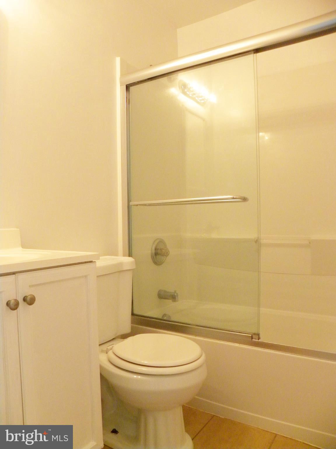 9334 Taney Road Manassas, VA 20110 - Photo 8 of 24 Bath