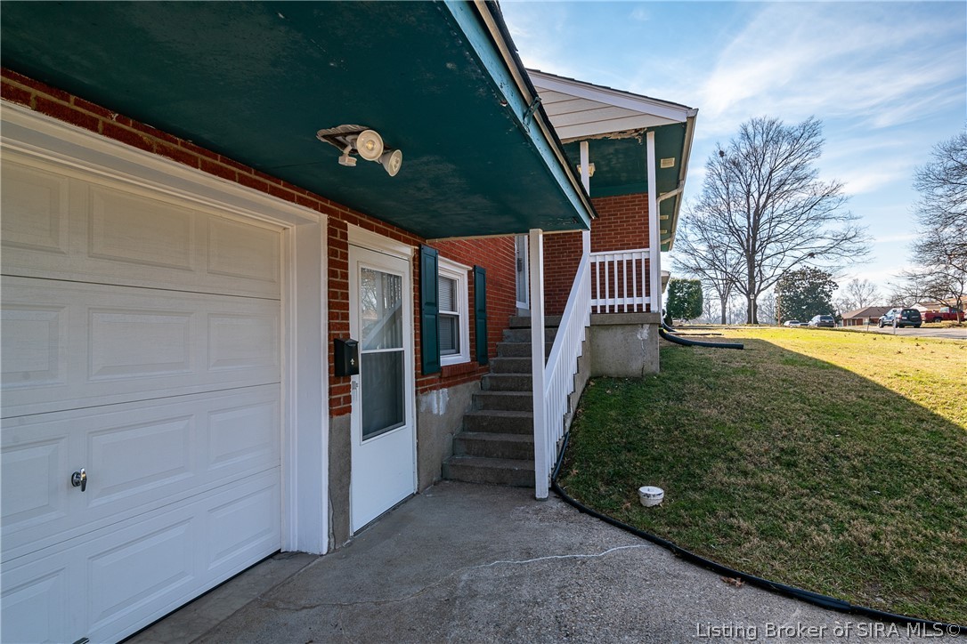 2606 East Robin Road New Albany, IN 47150 - Photo 4 of 35 Gallery Image 4