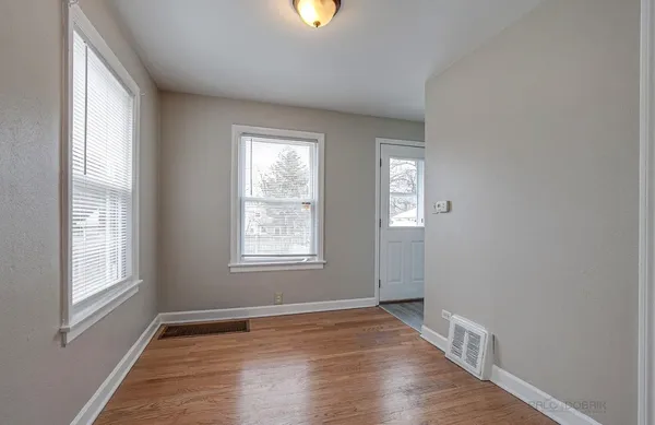 $299,900 | 617 Waukegan Road, Deerfield, IL 60015