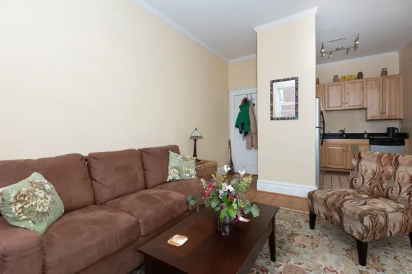 $169,900 | 117 West Frederick Street, Unit 2, Staunton, VA 24401