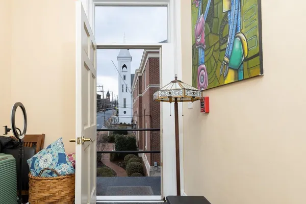 $169,900 | 117 West Frederick Street, Unit 2, Staunton, VA 24401