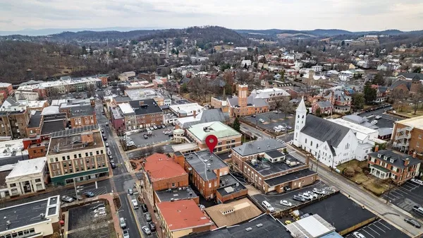 $169,900 | 117 West Frederick Street, Unit 2, Staunton, VA 24401