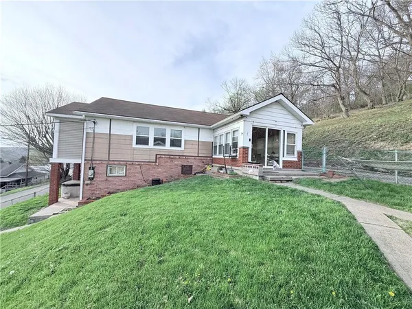 $144,900 | 521-523 3rd Street, Isabella, PA 15447