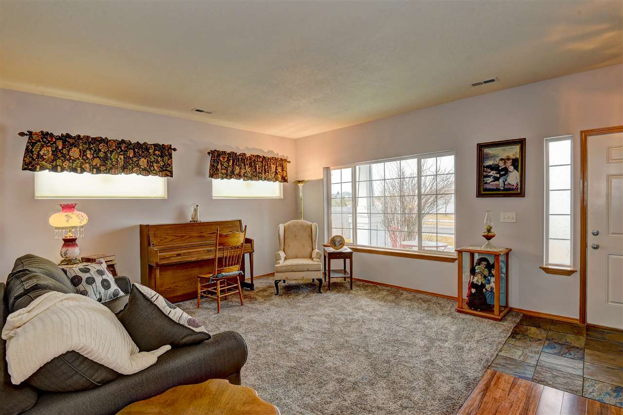 816 North Fox Ridge Road Medical Lake, WA 99022 - Photo 3 of 20 Gallery Image 3