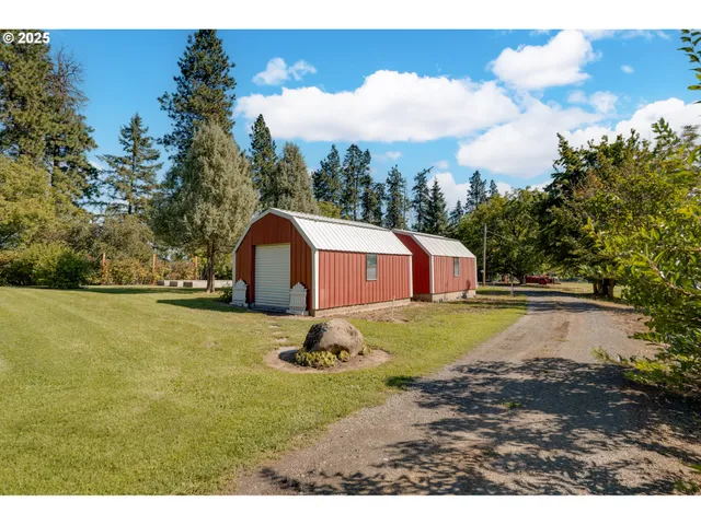 $1,200,000 | 3301 Wyeast Road, Hood River, OR 97031
