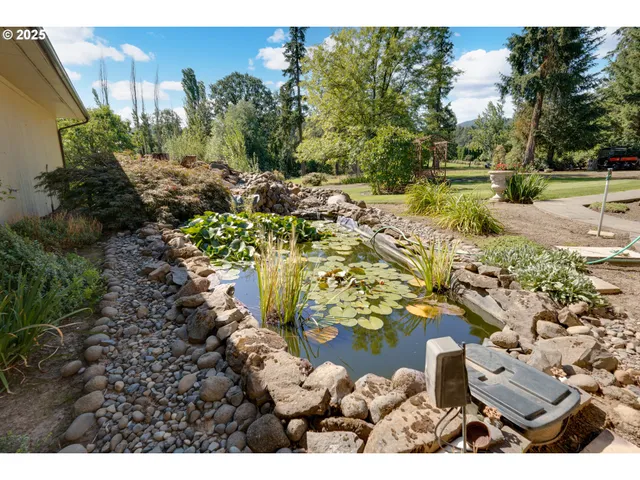 $1,200,000 | 3301 Wyeast Road, Hood River, OR 97031