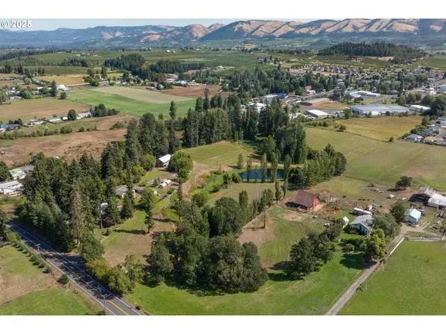 $1,200,000 | 3301 Wyeast Road, Hood River, OR 97031