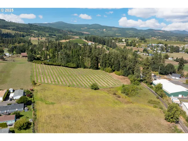 $1,200,000 | 3301 Wyeast Road, Hood River, OR 97031