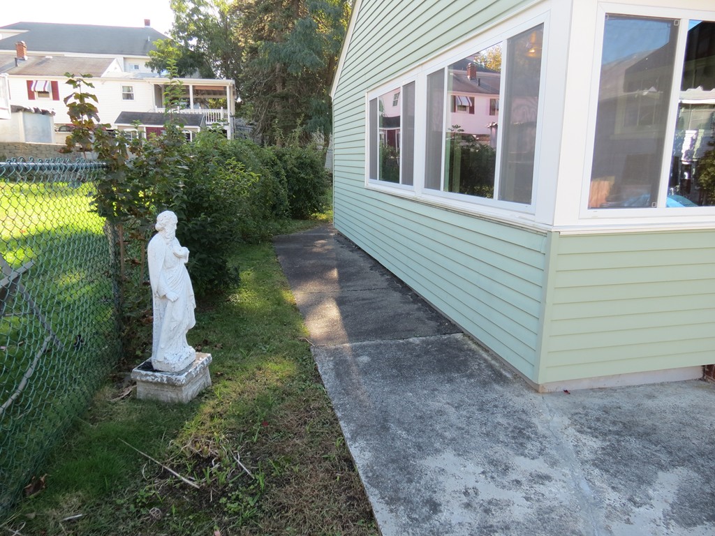 53 Birchwood Road Methuen, MA 01844 - Photo 4 of 14 Gallery Image 4
