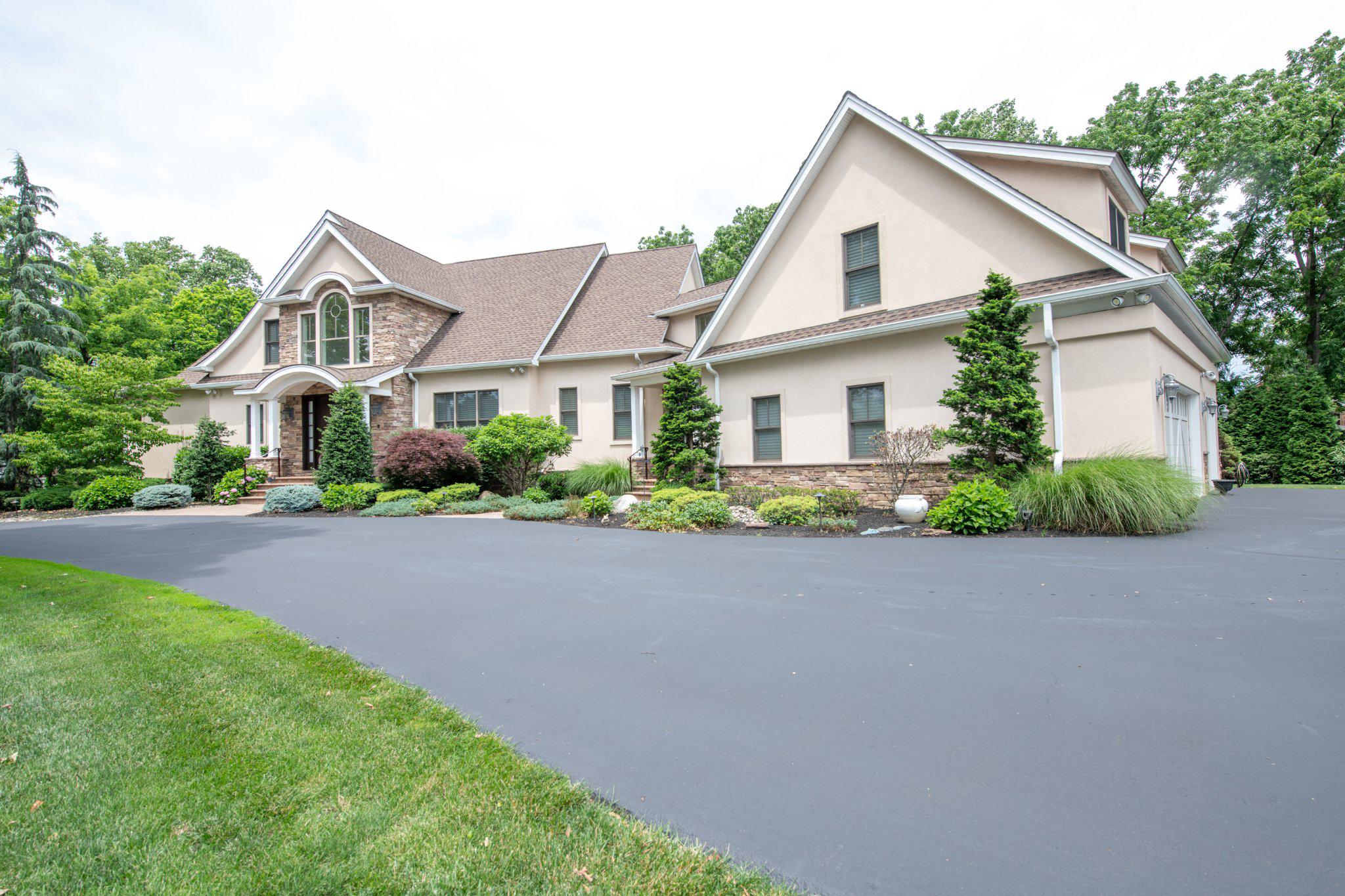 711 Moredon Road Jenkintown, PA 19046 - Photo 3 of 140