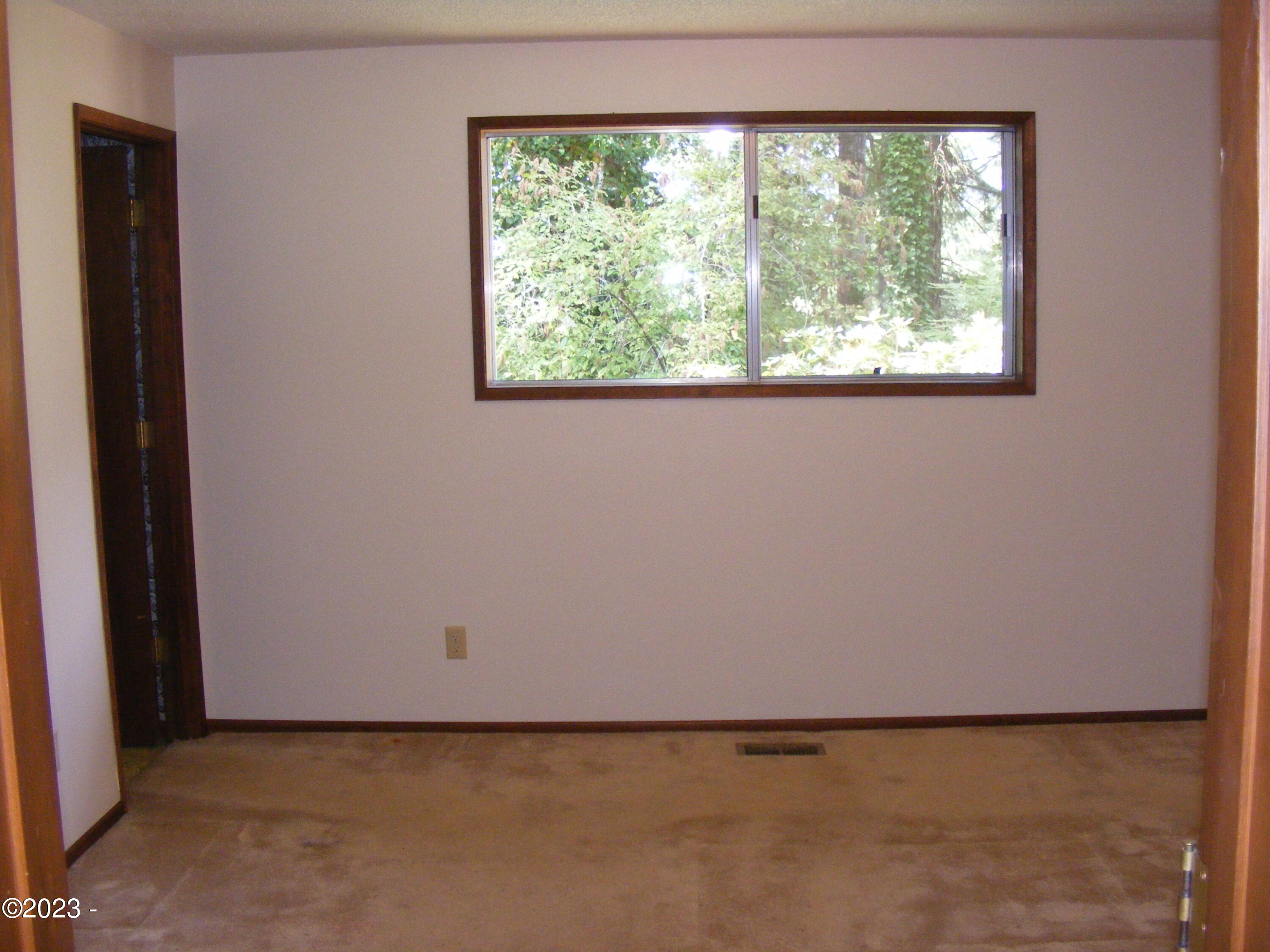 1851 Southeast Ammon Road Toledo, OR 97391 - Photo 8 of 20 DSCF2079