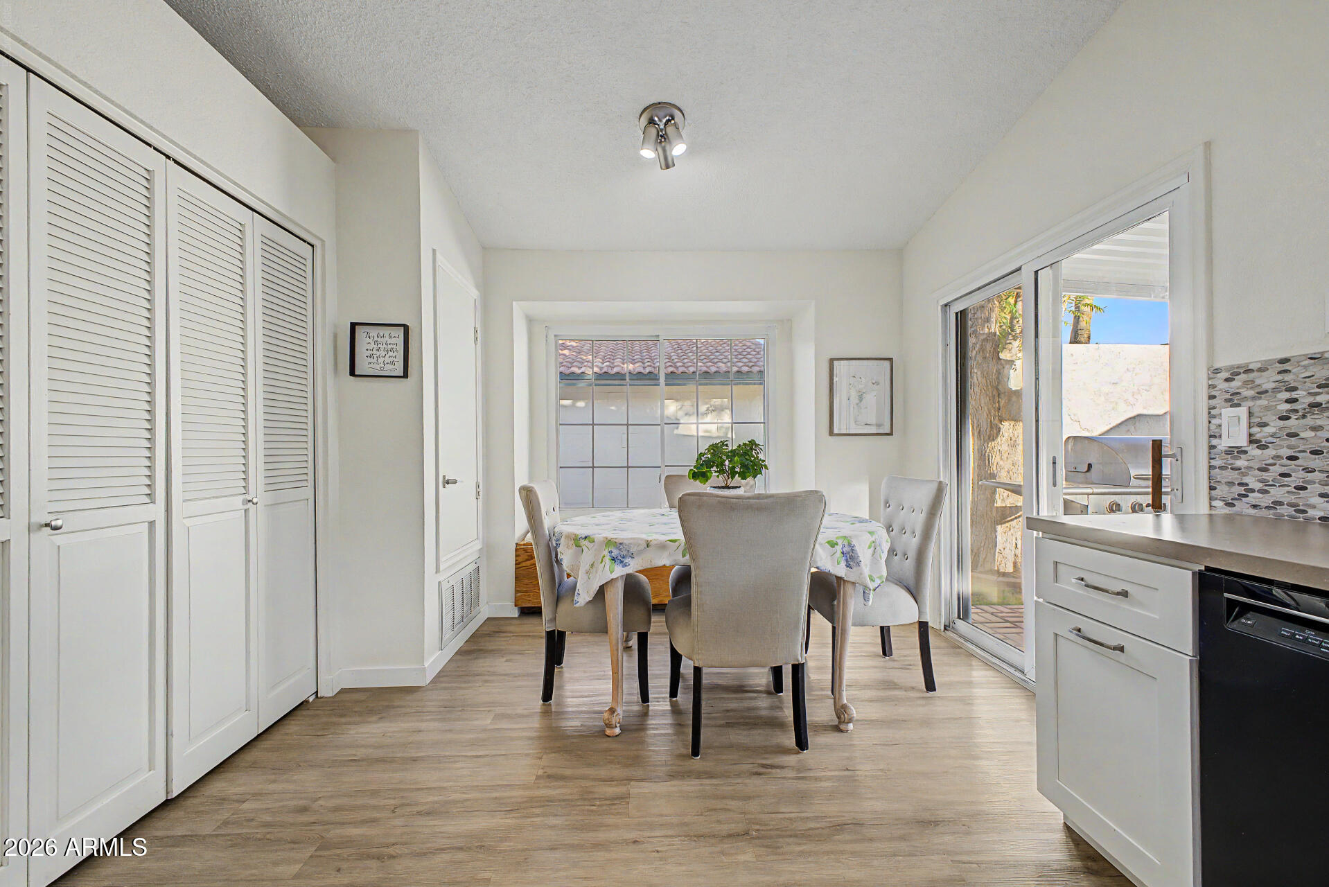 4711 East Piedmont Road Phoenix, AZ 85044 - Photo 7 of 39 12 - Dining Room